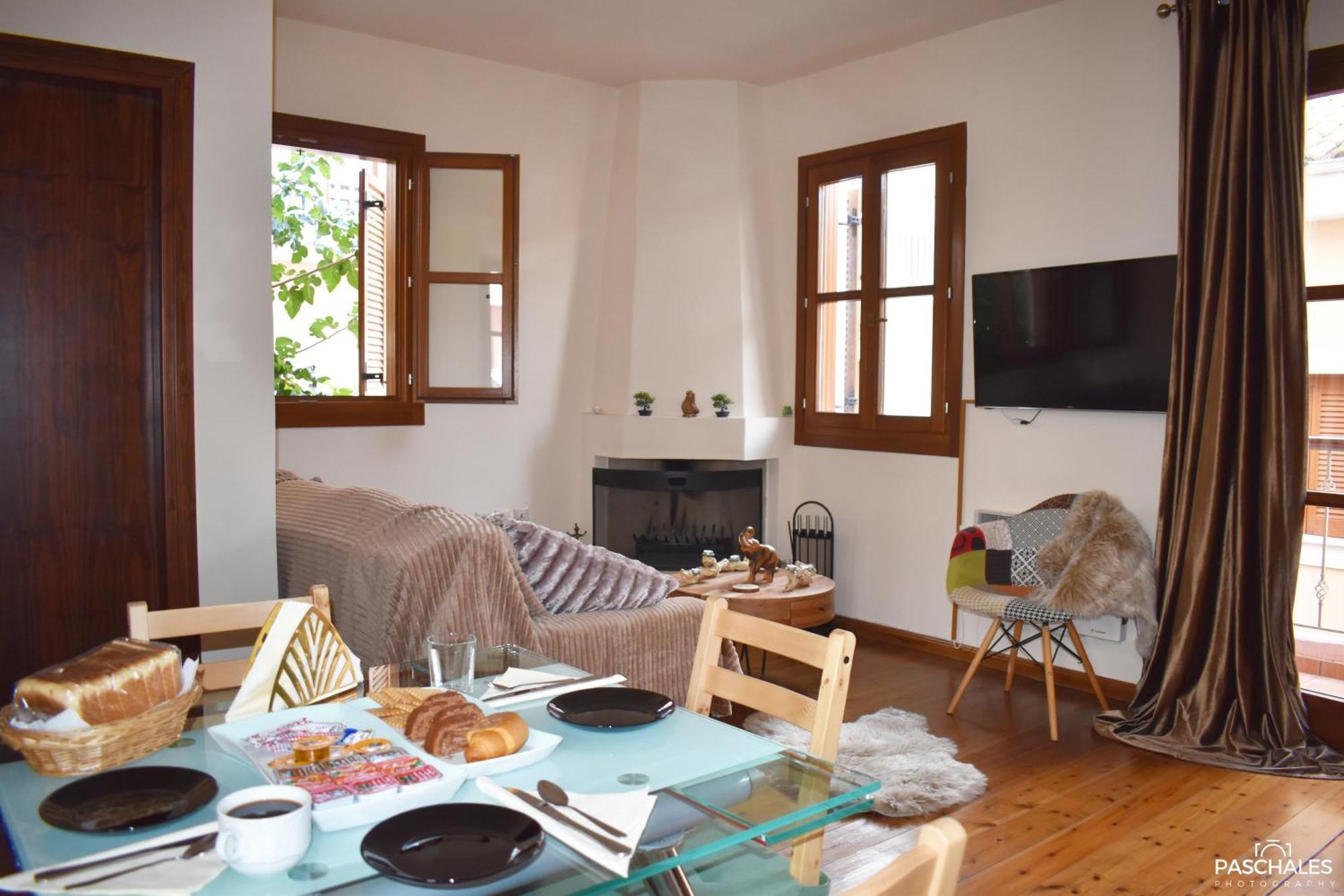 Delfi's Cozy Maisonette Apartment
